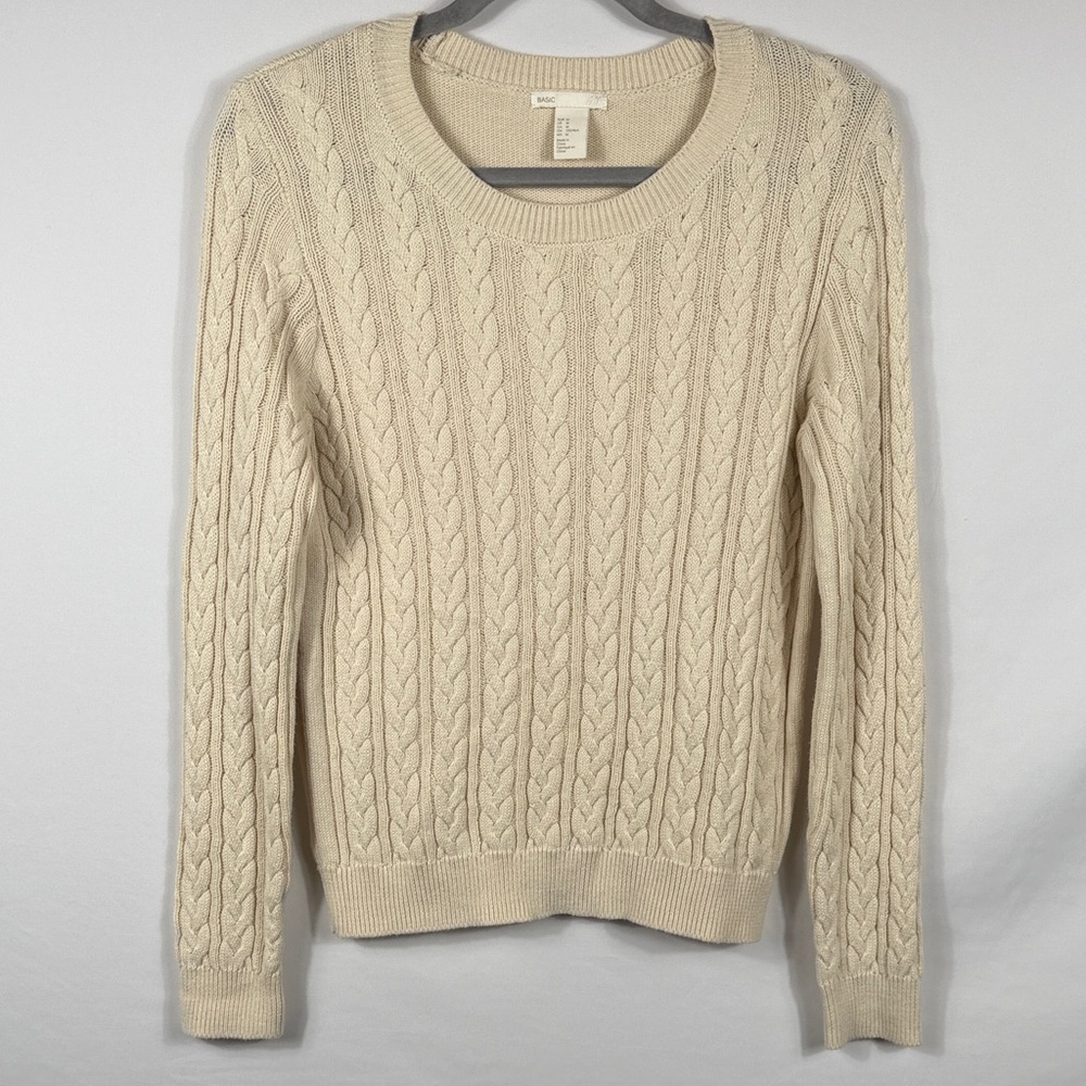 H&M Beige‎ Cable Knit Sweater. Womens Size Medium. Perfect for the holidays
